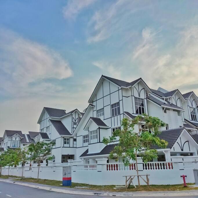 3 Storey Swimming Pool&Projector House Setia Alam Shah Alam Exterior photo